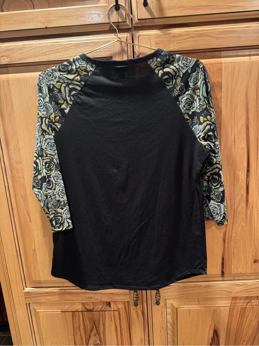 LuLaRoe Black Top with Gold and Green Rose Raglan Sleeves - Picture 4 of 5
